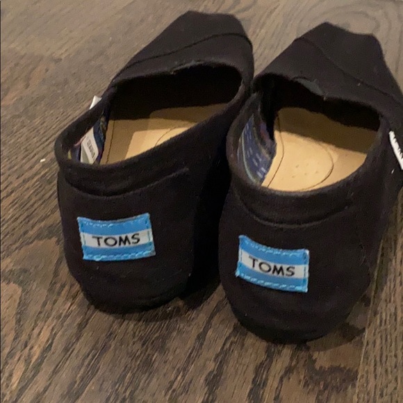 TOMS - Picture 4 of 5